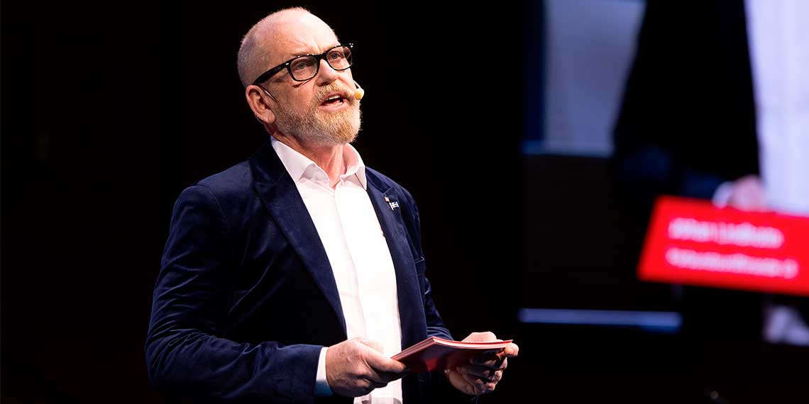 Johan Lindholm talar på kongressen 2025