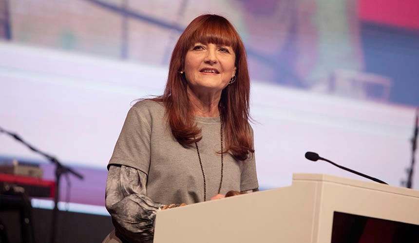 Marie Nilsson i talarstolen