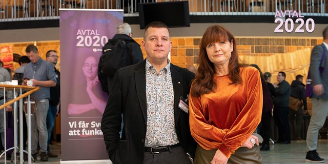 Avtalssekreterare Veli-Pekka Säikkälä och förbundsordförande Marie Nilsson på avtalsrådet på Folkets hus i Stockholm, november 2019.