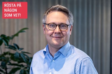 Johan Danielsson, med en text på vänster sida där det står "Rösta på någon som vet"