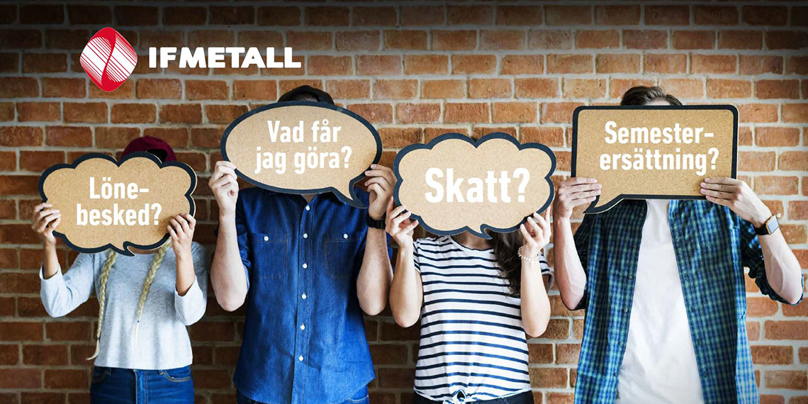 Unga personer håller upp skyltar med de vanligaste frågorna på första sommarjobbet, till exempel om lönebesked och semesterersättning.