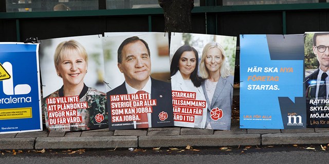 Bild på olika plakat från tidigare valrörelse