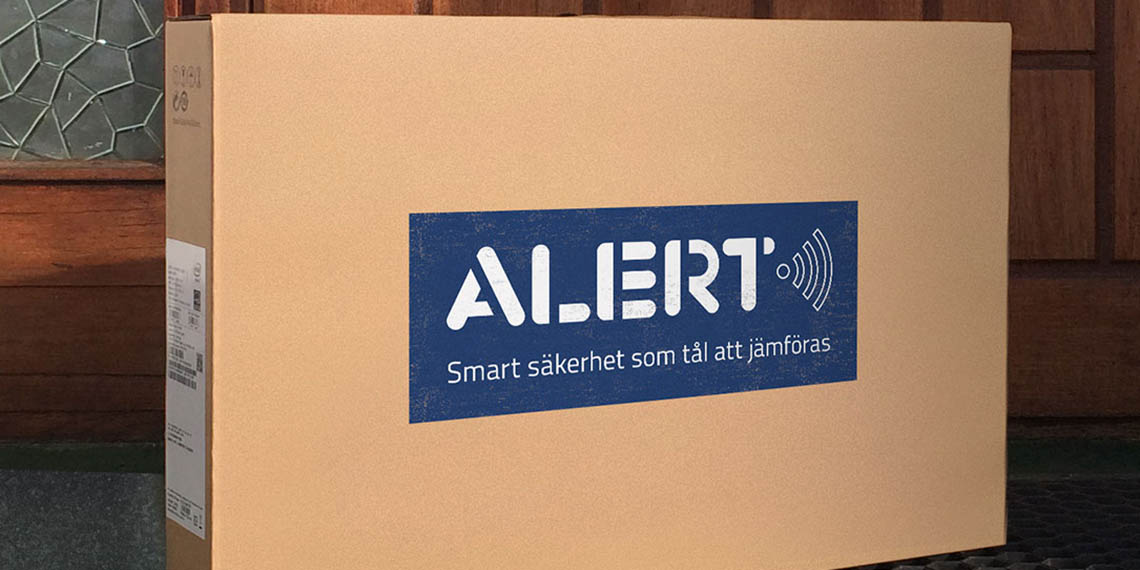 Bild på en kartong som det står Alert på