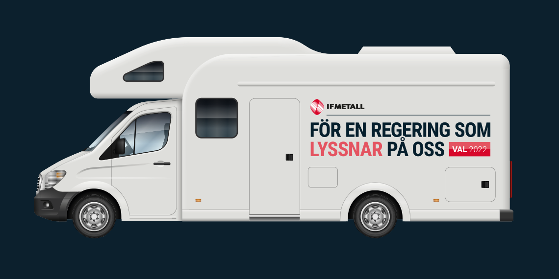 Bild på en stor husbil. På bilden finns en dekal där det står: För en regering som lyssnar på oss - val 2022. 