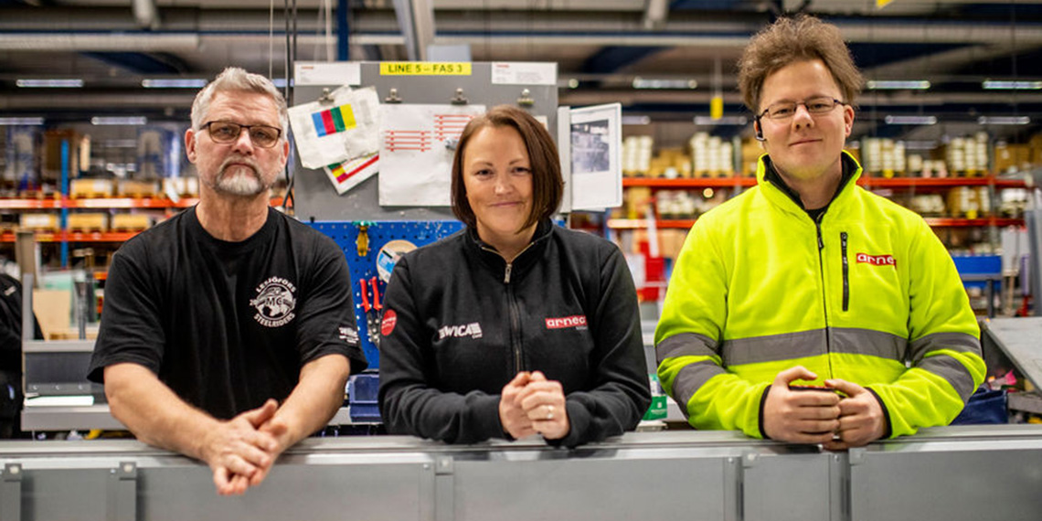 Klubbordförande Martina Holmkvist Lundström (i mitten). Här tillsammans med Roland Magnil, vice ordförande och huvudskyddsombud (till vänster) och Christoffer A Karlsson, ledamot (till höger)