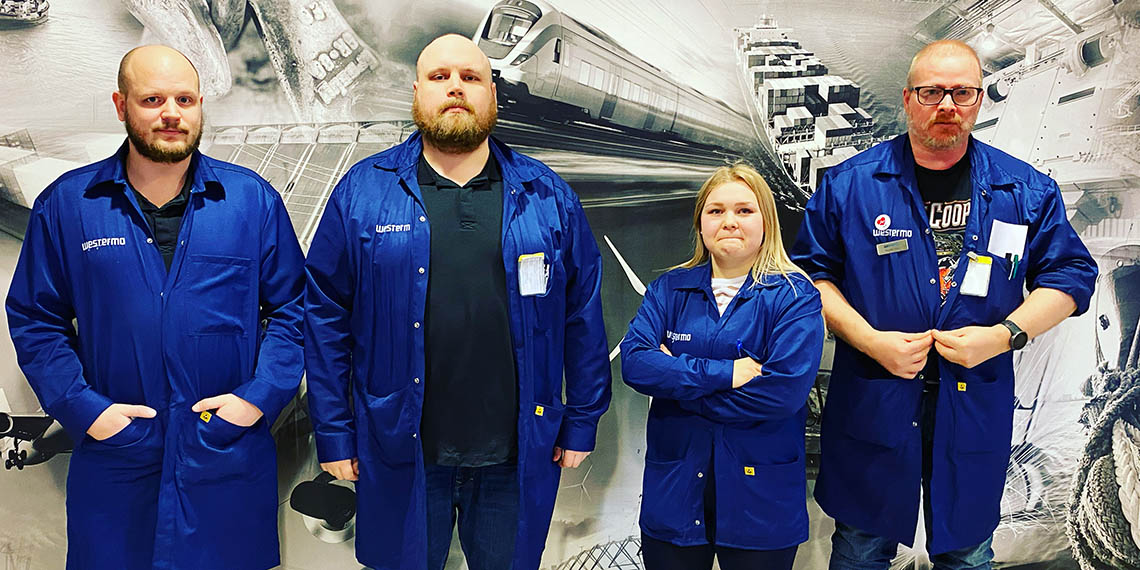 Från vänster i bild: Niklas Vickman, Joakim Vickman, Emelie Gustafsson och Thomas Thörn. Samer Barbary är också med i styrelsen, men arbetade sent skift dagen när bilden togs.