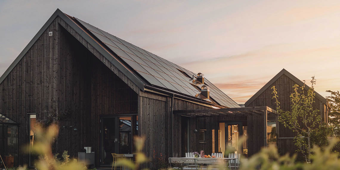 Hus med solpanel på taket