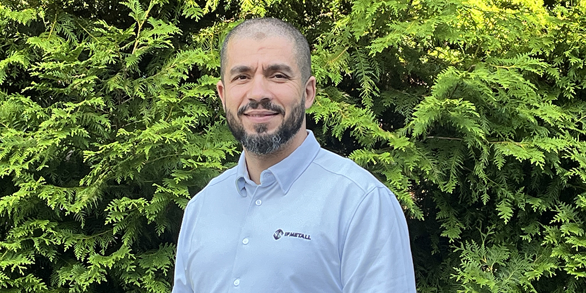 Osama Chehade grön bakgrun