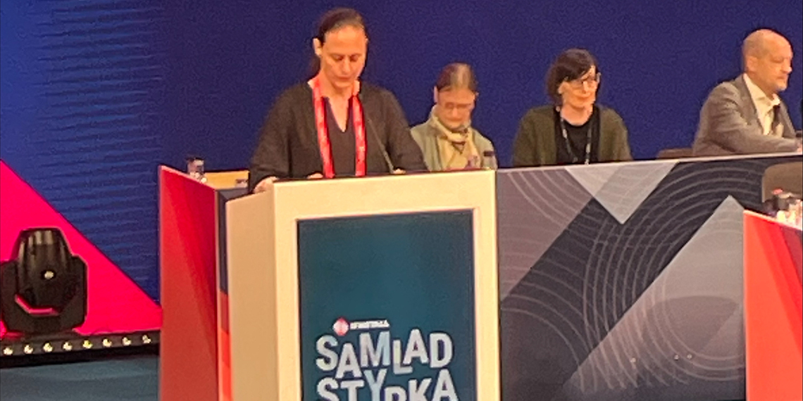 Kongressledamot Jenny Gustavsson i talarstolen