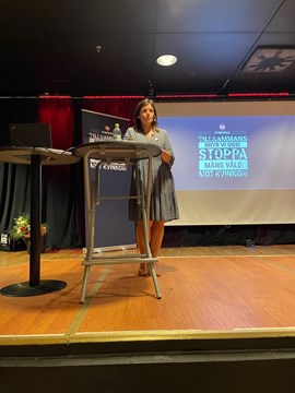 Arbetsmarknads och jämsthetsminister.jpg